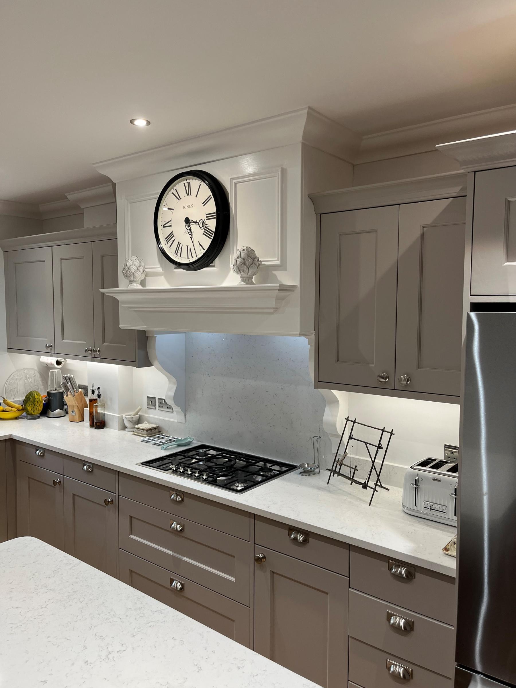 Carrara Shimmer Hob Splashback. Project: Letchworth 