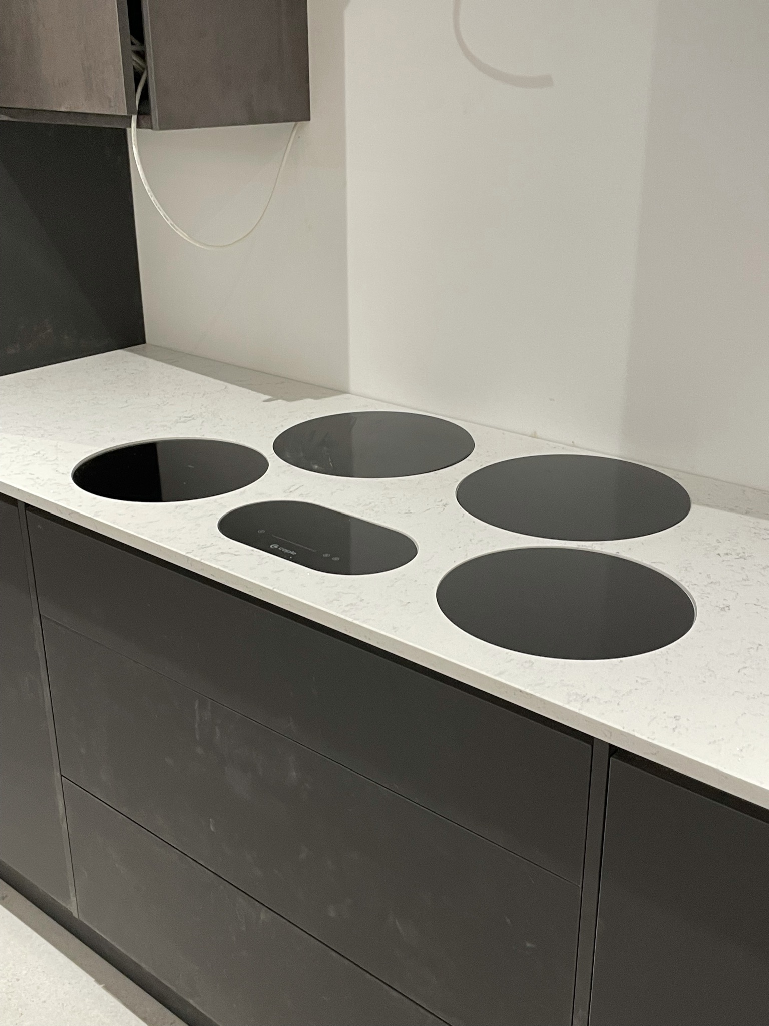 Carrara Shimmer recessed CAPLE Multi-Zone Induction Hob C950i 