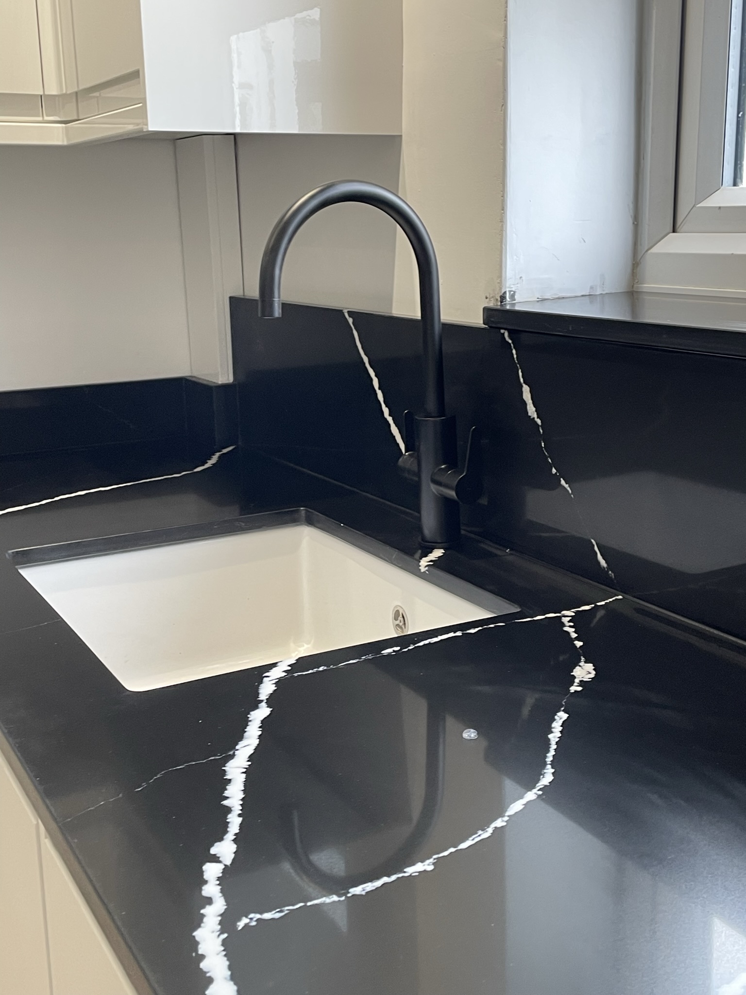 Marquina Black 