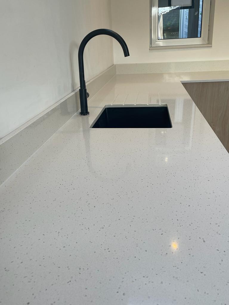 Moon worktop with undermounted sink 