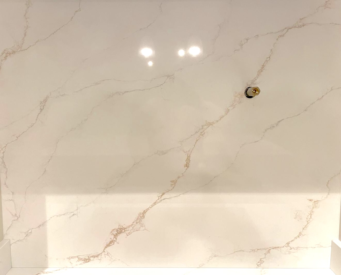 Calacatta Gold Soft Shimmer polished