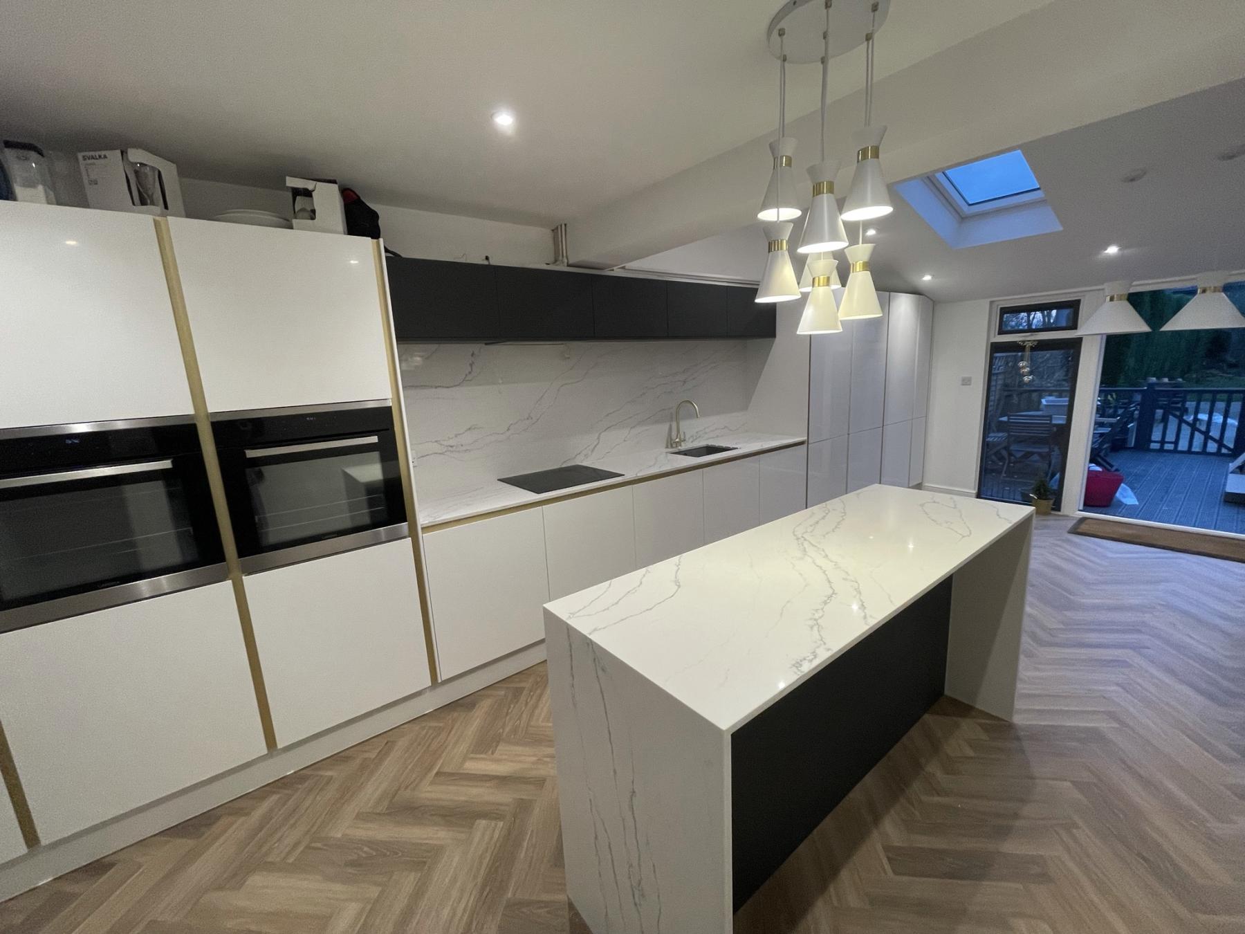 Statuario Milan mitred waterfalls Project: St.Neots polished