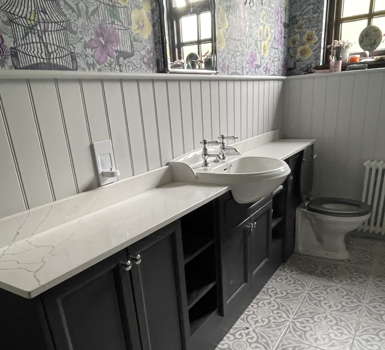 Alaska Bianca bathoom top Project: polished, bookmatch