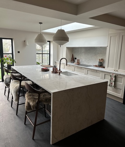 Taj Mahal Extra Island with mitered waterfalls Project: Moggerhanger polished, backlit