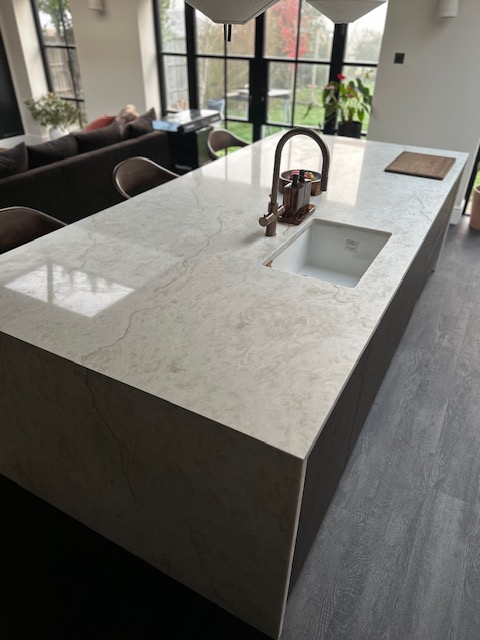 Taj Mahal Extra Island with undermounted sink Project: Moggerhanger polished, backlit