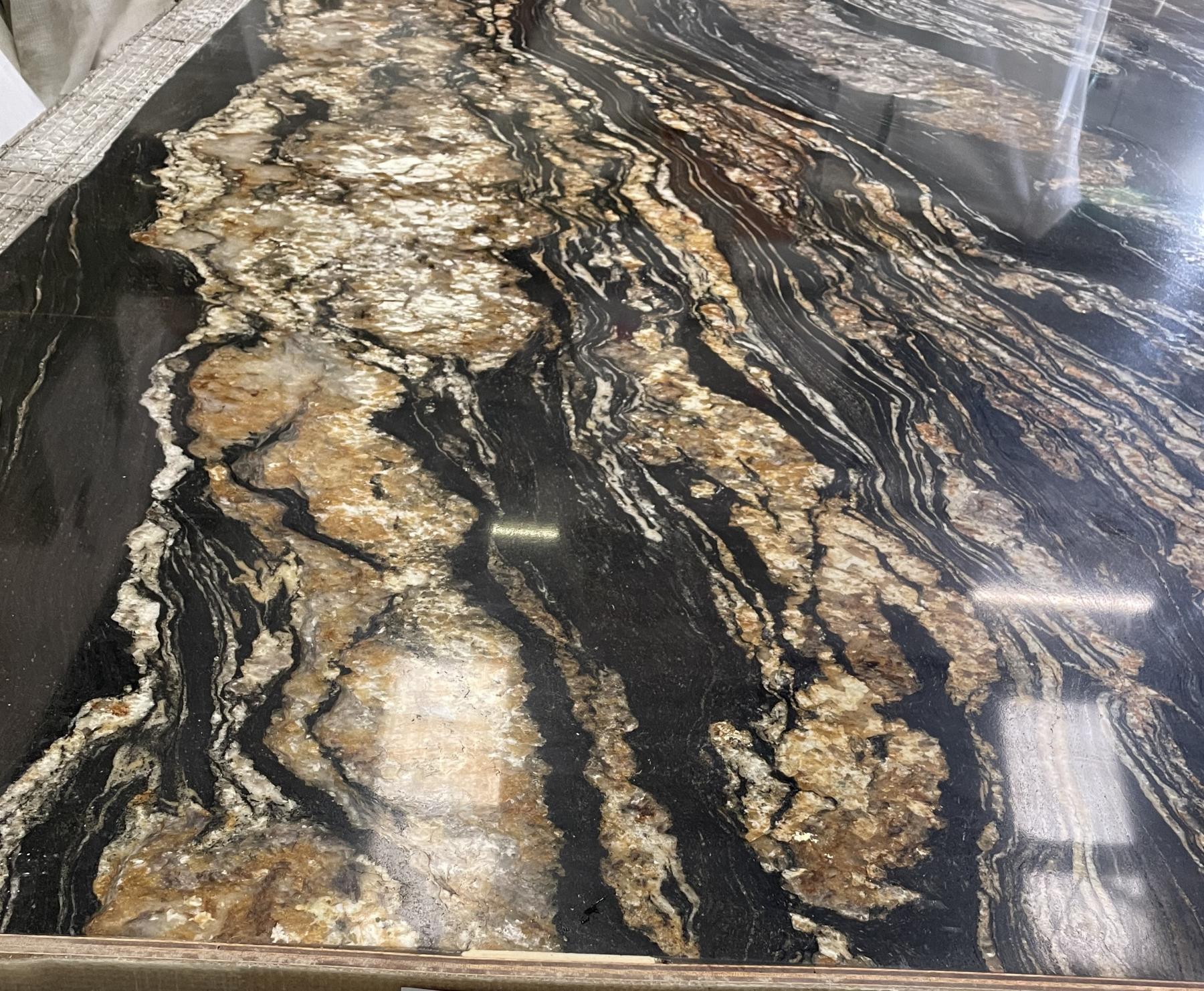 Magma Gold 30mm natural quartzite 30mm