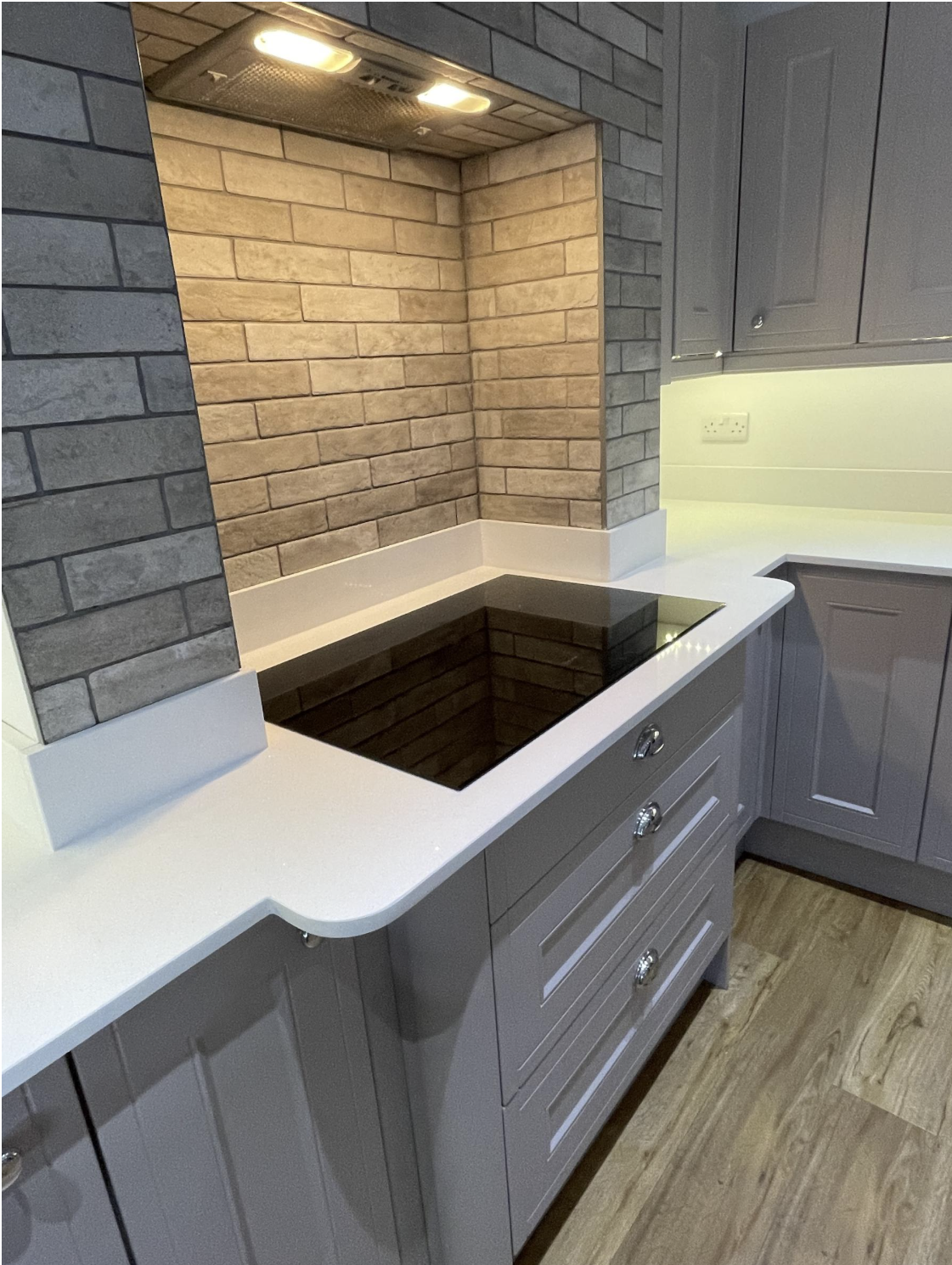 Are Quartz Worktops Safe for Your Home? Separating Headline Myths from Reality Understanding the Headlines: Quartz Does Not Pose a Household Risk