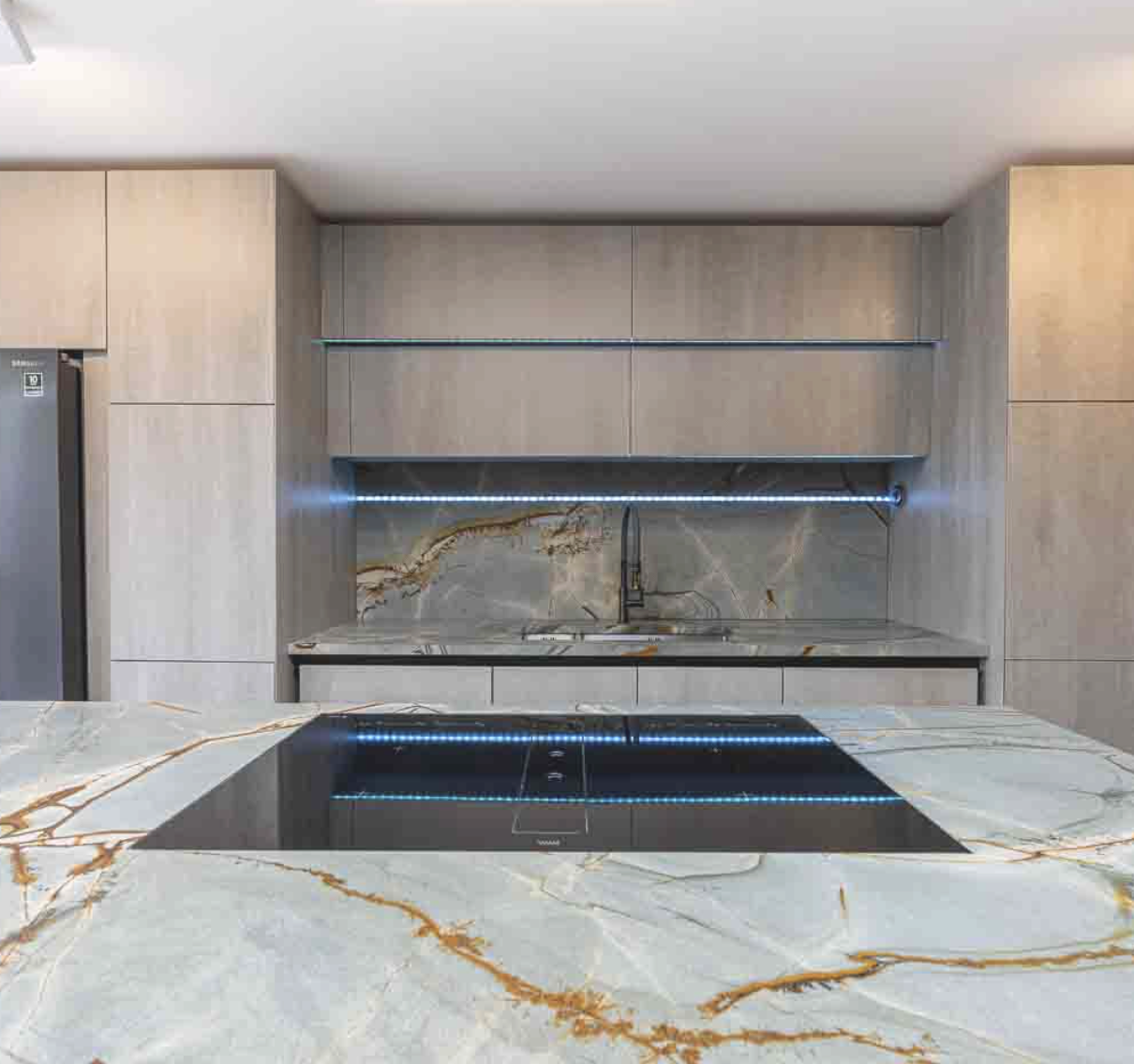Quartzite vs. Quartz: What&rsquo;s the Difference and Why Does It Matter? From Sandstone to Solid Rock: How Nature Creates Quartzite