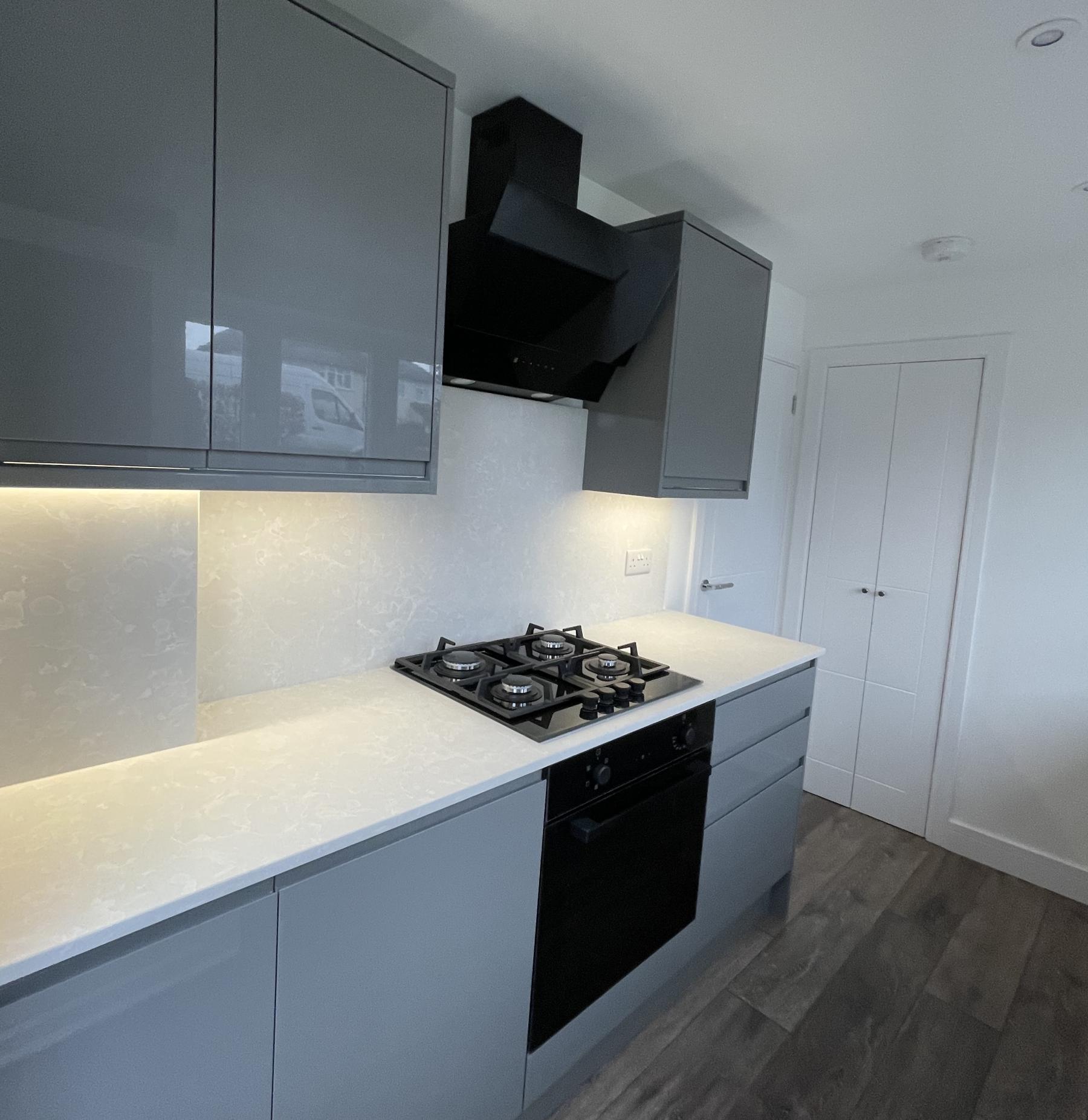 White Onyx full Splashback. Project: Hitchin 
