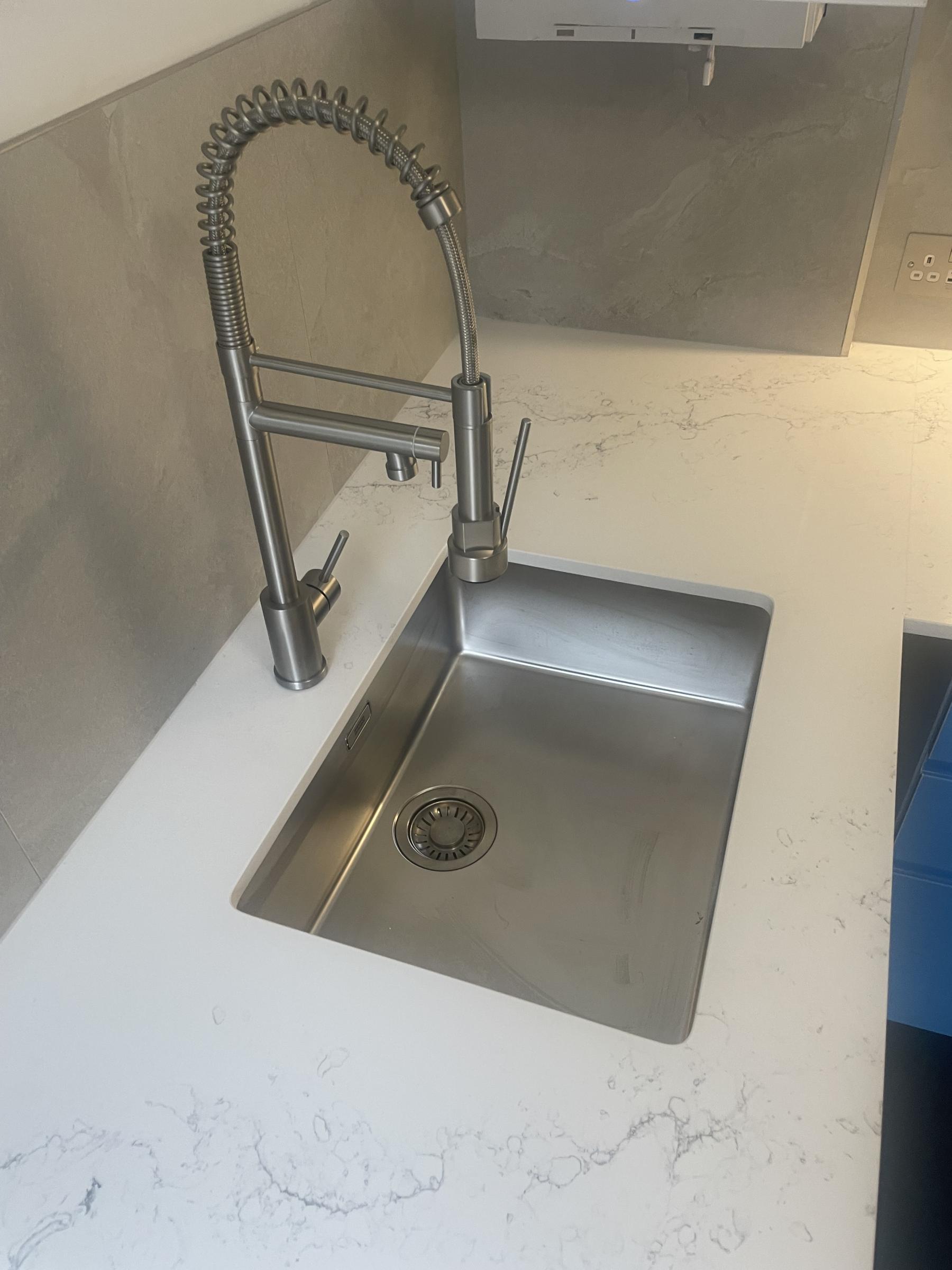 Bianco Frost undermounted sink. Project: Hitchin 