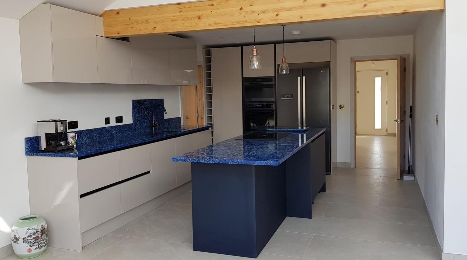 Blue Mare quartzite project: Stotfold  - Worktops and Islands Gallery -  Home Smart Systems